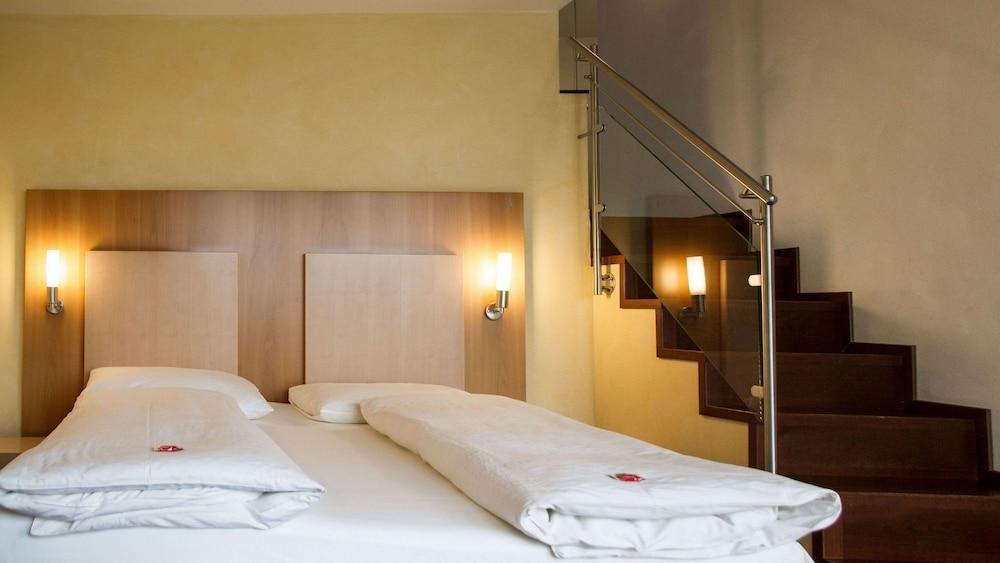 Hotel Uto Kulm Car-Free Hideaway In Zurich Bonstetten Exterior photo